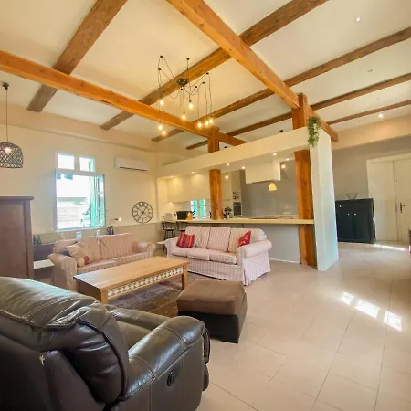 Maison De La Plume *