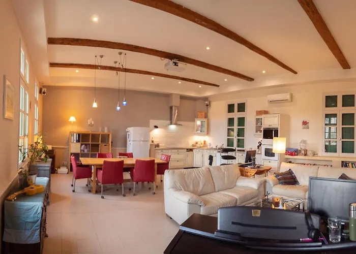 Maison De La Plume * Roujan